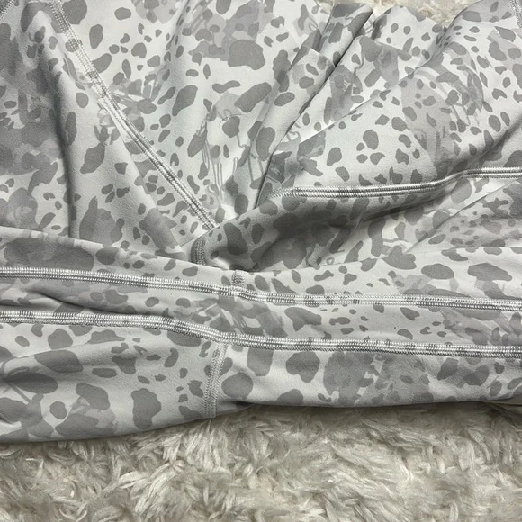 Lululemon Align High-Rise Pant 25" Cheetah Camo Antique White Multi Size 12 - Picture 11 of 11